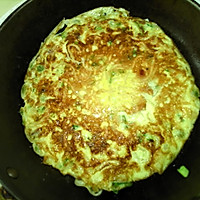 #餐桌上的春日限定#方便面鸡蛋饼的做法图解9