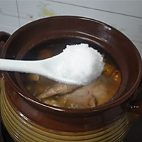 猴头菇煲鹧鸪祛湿汤—冬季暖身的做法图解8