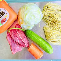 #葱伴侣豆瓣酱能蘸善炒#酱香肉丝炒面的做法图解1