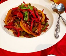 青红椒丝炒面的做法