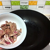 鸡杂炒青豆的做法图解3