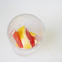 #炎夏消暑就吃「它」#柠檬西柚葡萄雪碧饮料的做法图解2