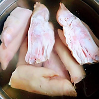#钟于经典传统味#卤猪蹄面的做法图解1