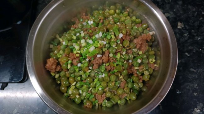 豌豆焖炒碎肉的做法