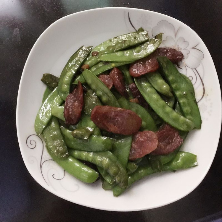 荷兰豆炒腊肠的做法