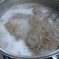 ㊙️减脂食谱|清爽营养低卡|凉拌荞麦面的做法图解6