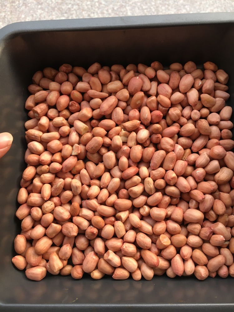 芝麻花生牛轧糖的做法图解1
