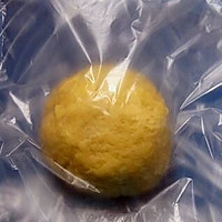 蛋黄酥的做法图解1