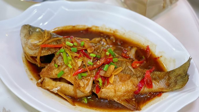 红烧鲈鱼