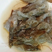 蒜蓉粉丝开背虾的做法图解2