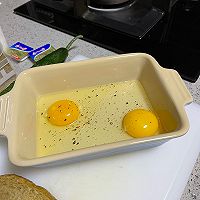 火腿焗面包片的做法图解2