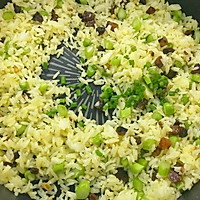 #植物蛋 美味尝鲜记#腊肠芦笋黄金蛋炒饭（just植物蛋版）的做法图解10