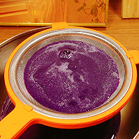 中式点心从来都不会输，紫薯桂花椰汁千层糕，太好看了的做法图解2