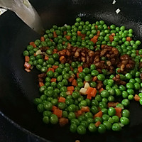 豌豆炒肉～豌豆季的美食的做法图解6