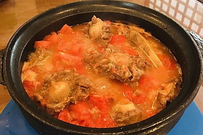 西红柿炖牛尾汤