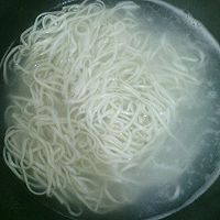 【楠楠】超简单又美味酱拌面的做法图解1
