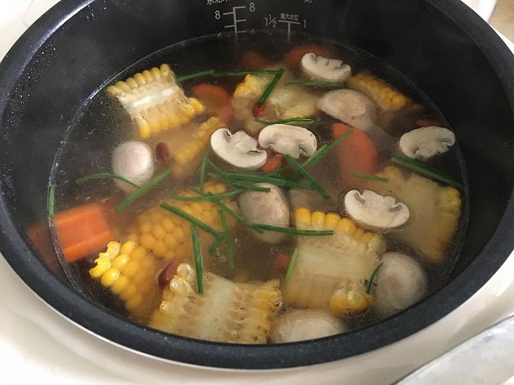 玉米排骨汤的做法