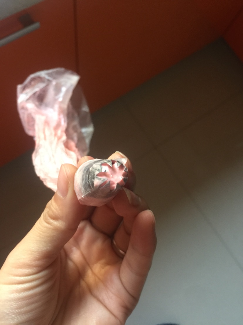 每个女孩都喜欢的---kitty奶油蛋糕的做法图解8