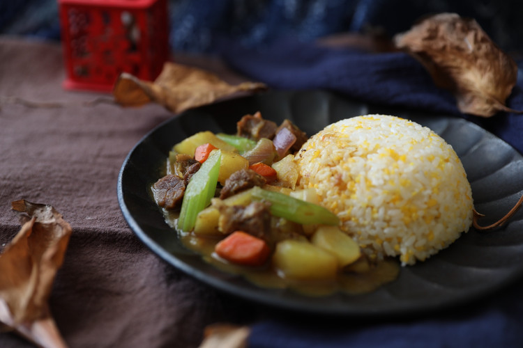 牛肉土豆咖喱饭的做法