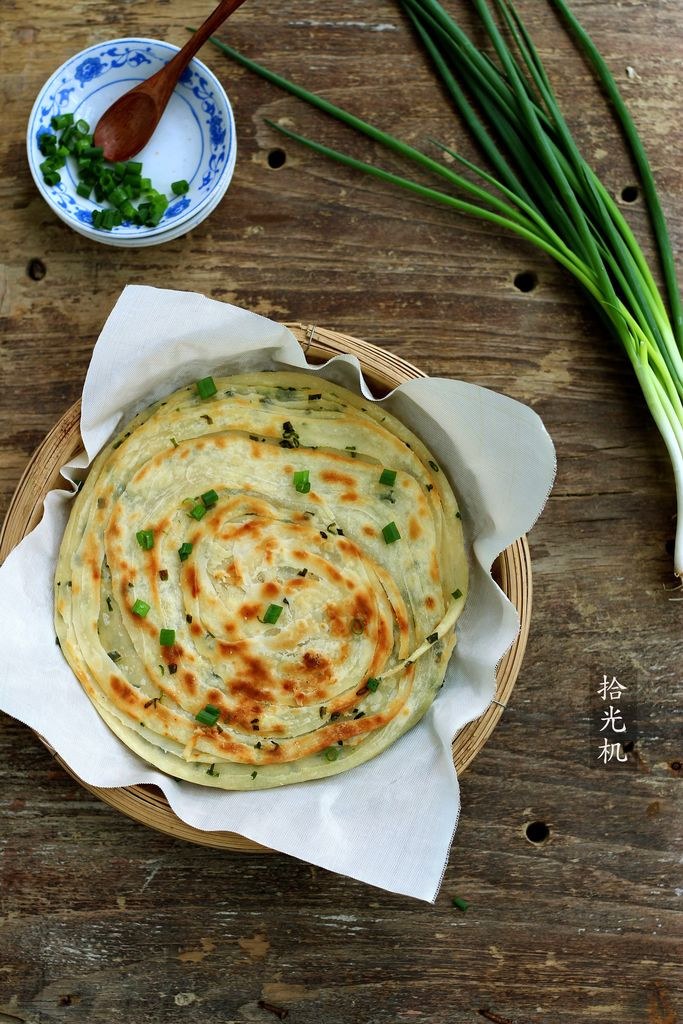 葱油饼：利仁电饼铛试用的做法