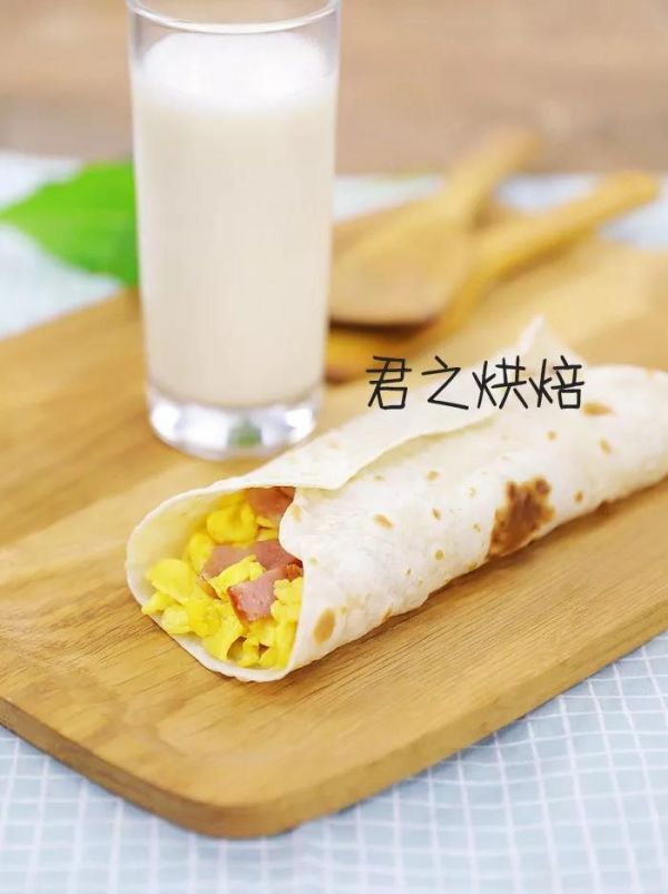 明天的早餐吃什么？我有炒蛋培根卷饼！