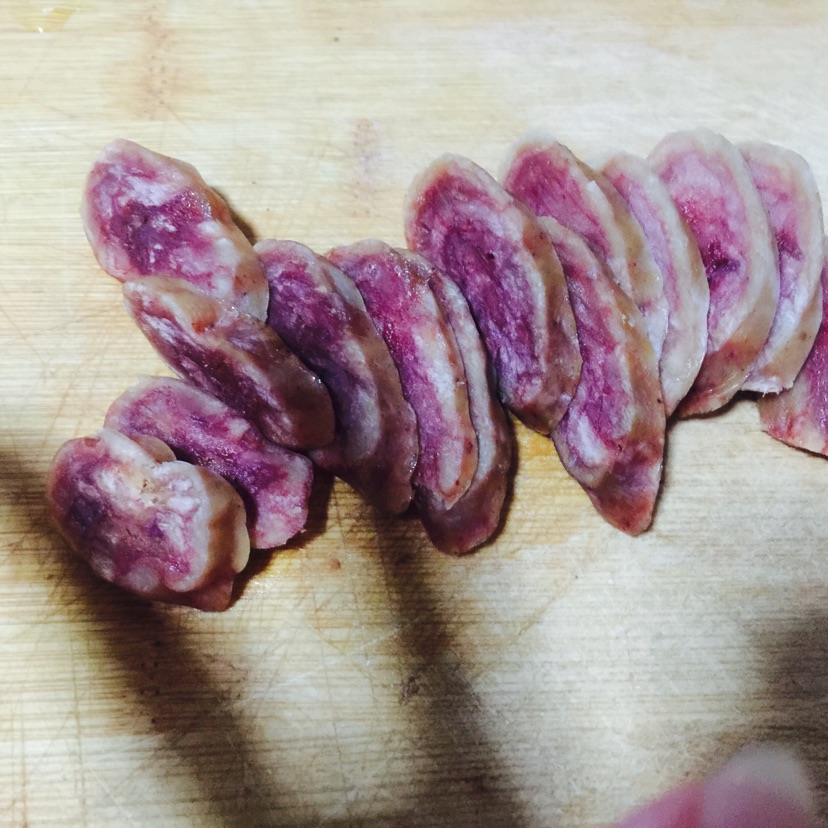 川味香肠饭的做法图解1