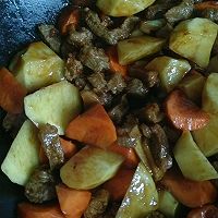土豆胡萝卜牛肉的做法图解6