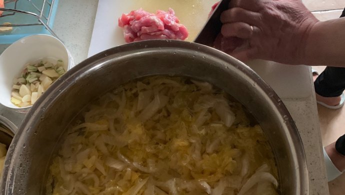 瘦肉烩酸菜