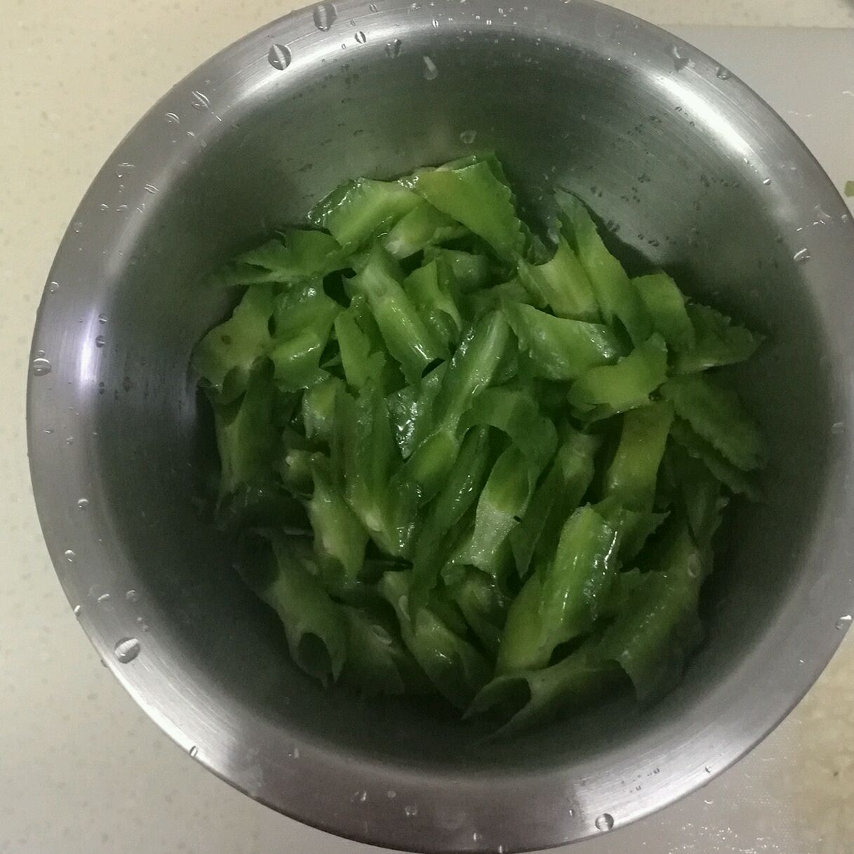 清炒龙角豆怎么做_清炒龙角豆的做法_木华柚柚_豆果美食