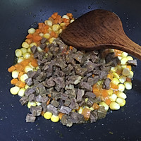 牛肉粒炒饭的做法图解8