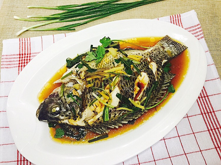 #美的聪明火微波炉#粤式清蒸鲫鱼的做法图解11