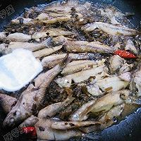 雪菜焖小鱼仔的做法图解15