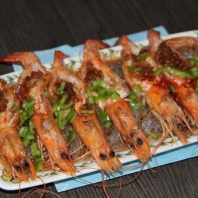 蒜蓉粉丝蒸大虾———简单的宴客菜