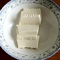 豆腐蒸蛋的做法图解1