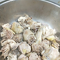 #我心中的冬日限定#鲜上加鲜~红萝卜烧鸡的做法图解1