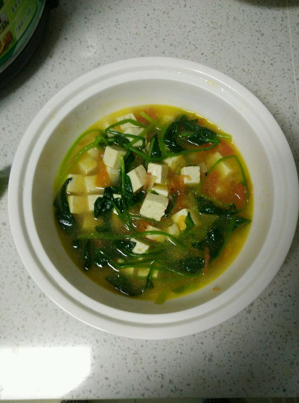 西红柿菠菜豆腐汤