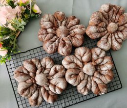 #奇妙烘焙屋#八瓣雪花巧克力面包的做法
