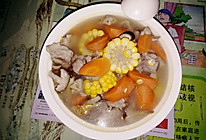 香菇玉米排骨汤的做法