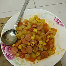 西红柿炒火腿肠玉米土豆丁