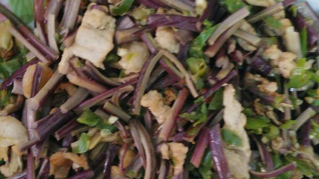 蕨菜五花肉的做法