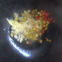 冰箱减肥记之手剥笋炒猪肚的做法图解7