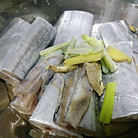 是海的味道，红烧带鱼段的做法图解2