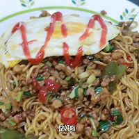 #万物皆可搭#深夜炒面的做法图解8