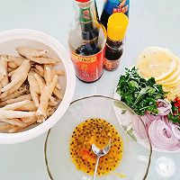 酸甜辣咸的百香果柠檬鸡爪的做法图解3