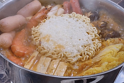 韩式部队火锅｜冬日治愈美味