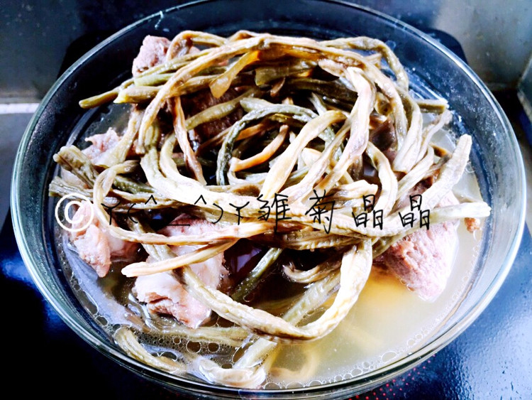 干豇豆排骨汤的做法