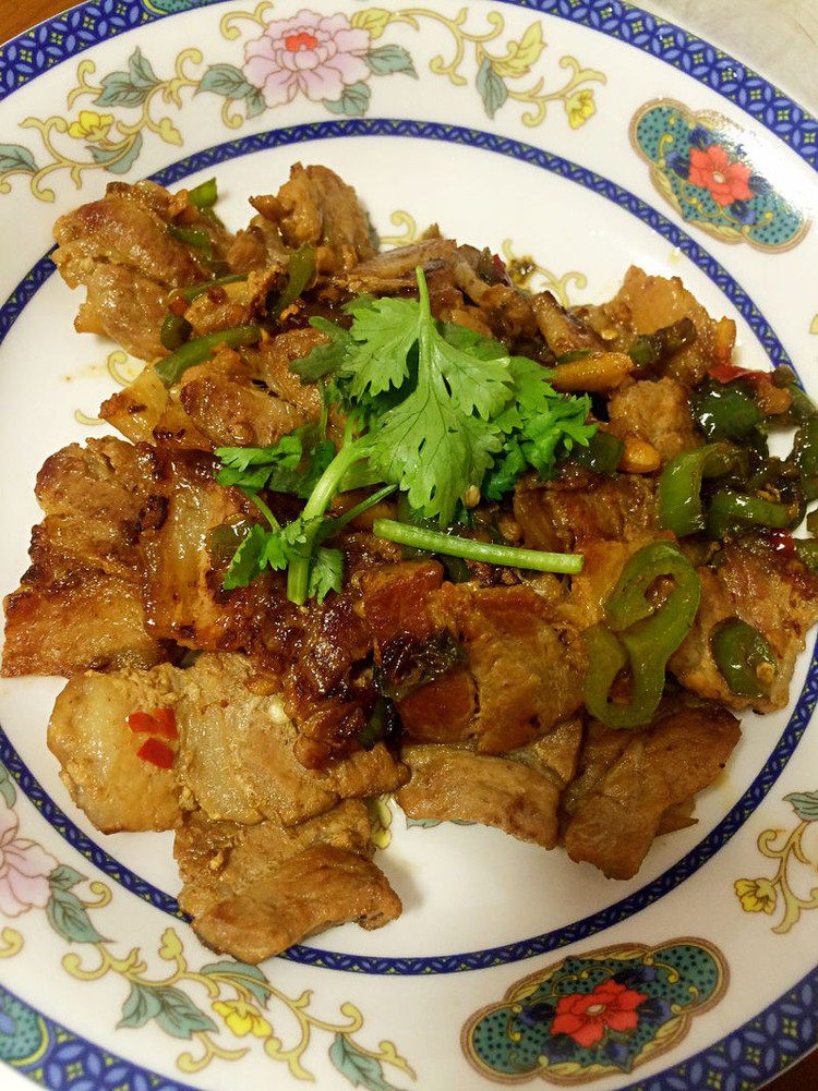 辣椒炒五花肉的做法