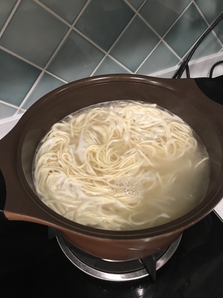 香菇炸酱面的做法图解4
