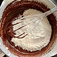 法芙娜可可粉烤的巧克力戚风蛋糕的做法图解8