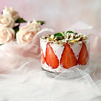 草莓果昔坚果酸奶杯#爽口凉菜，开胃一夏！#的做法图解9